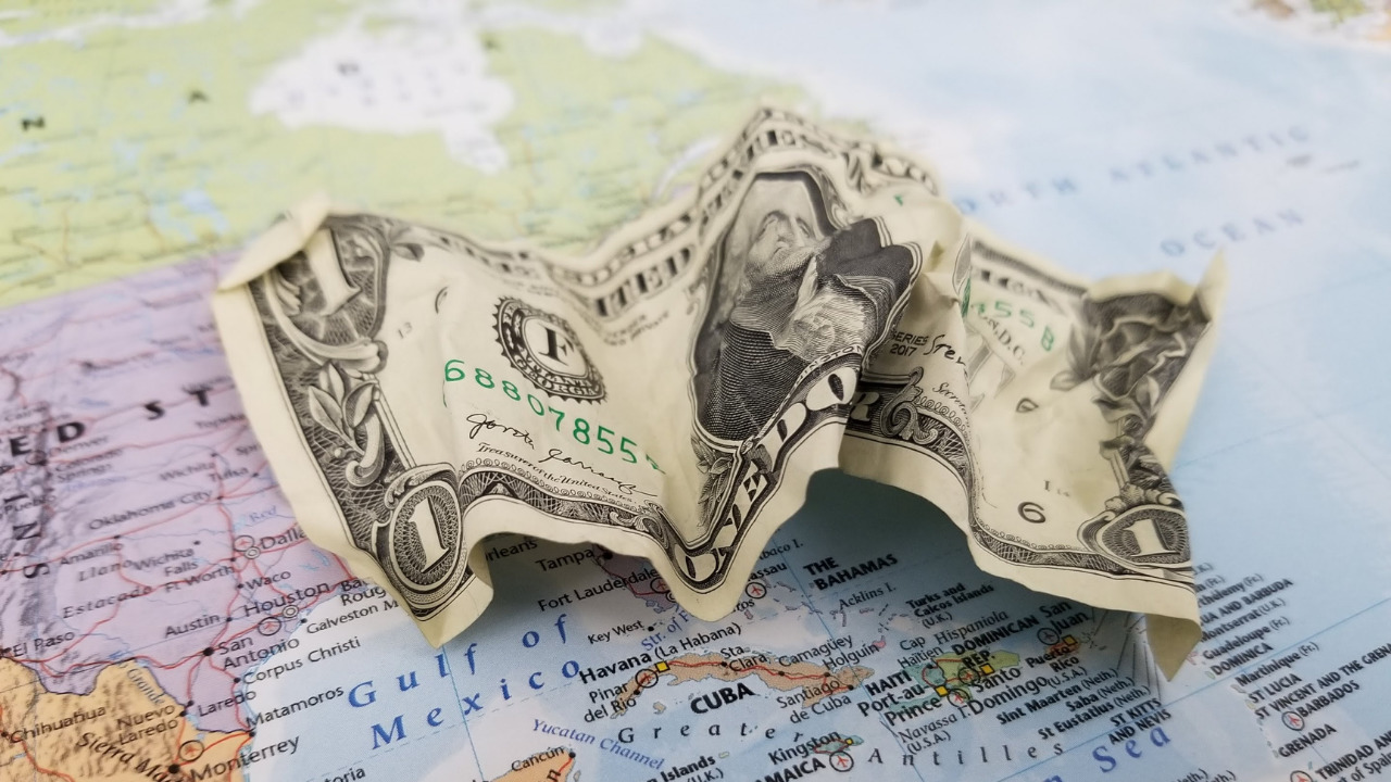 En Cuba se dispara el mercado negro del dólar