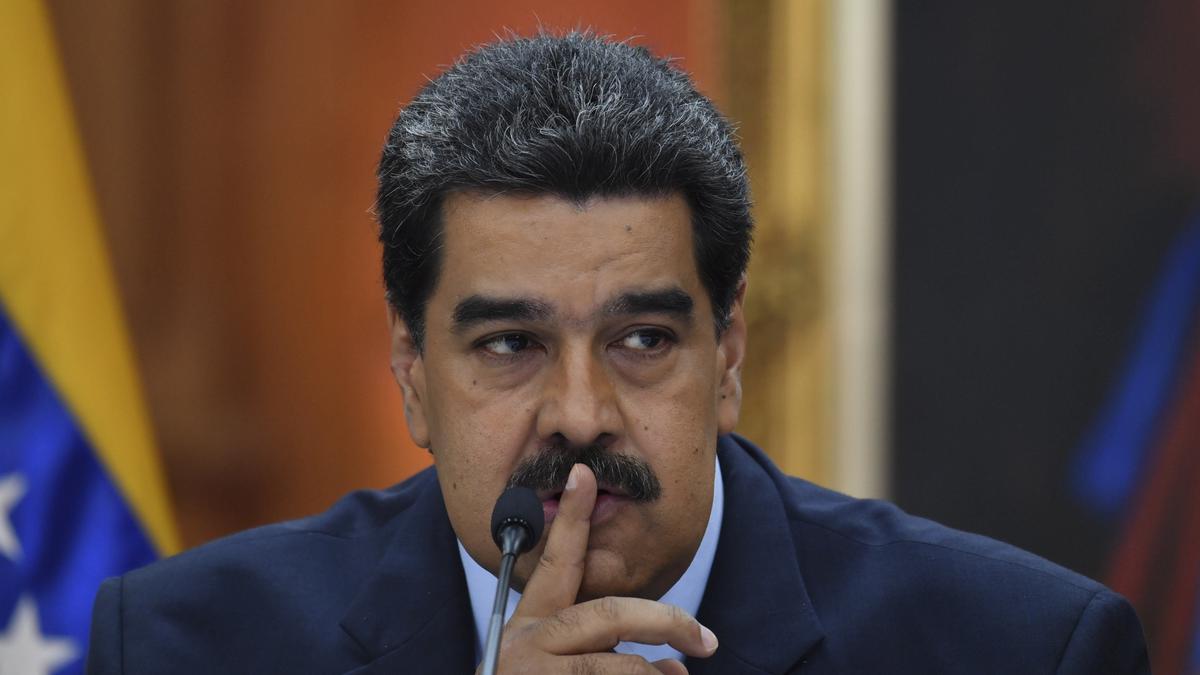 ¿Por qué unos ex ministros peruanos quieren que Biden levante las sanciones a Maduro?