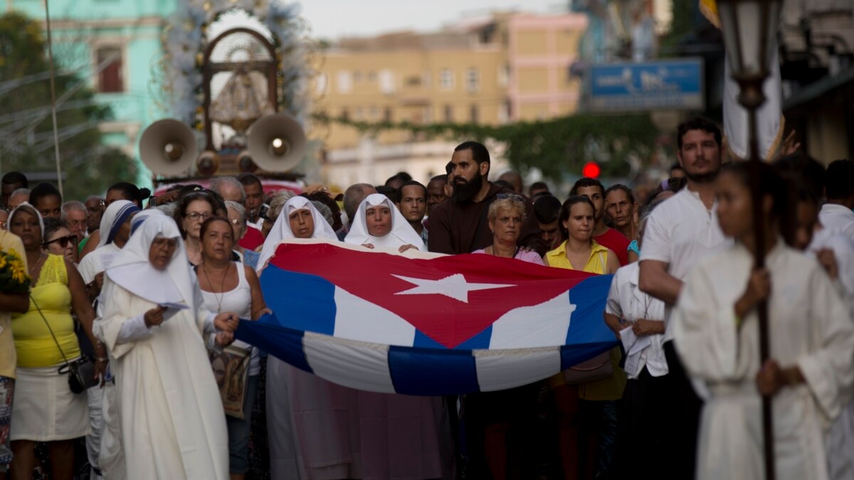 La incómoda carta de los sacerdotes católicos cubanos que desafía al régimen castrista