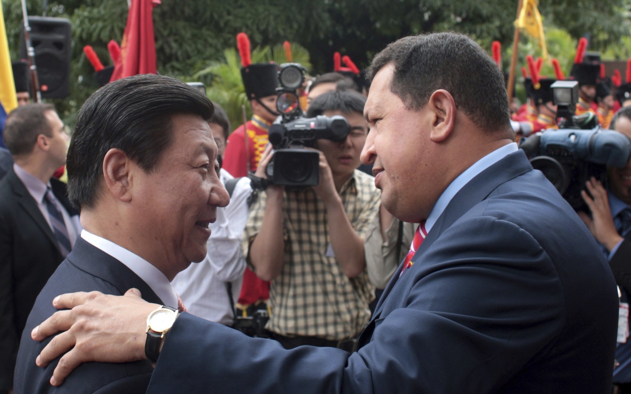 La historia de cómo Chávez hizo caer a Venezuela en la trampa de deuda china