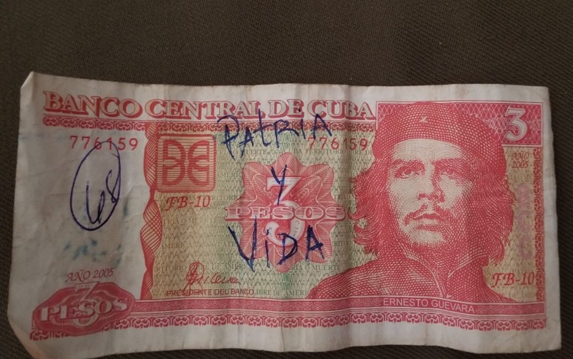 La rebelión de los billetes que tiene en jaque a la dictadura de Cuba