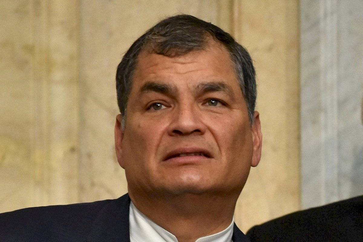 Ecuador intenta la captura de Rafael Correa con una circular roja de Interpol