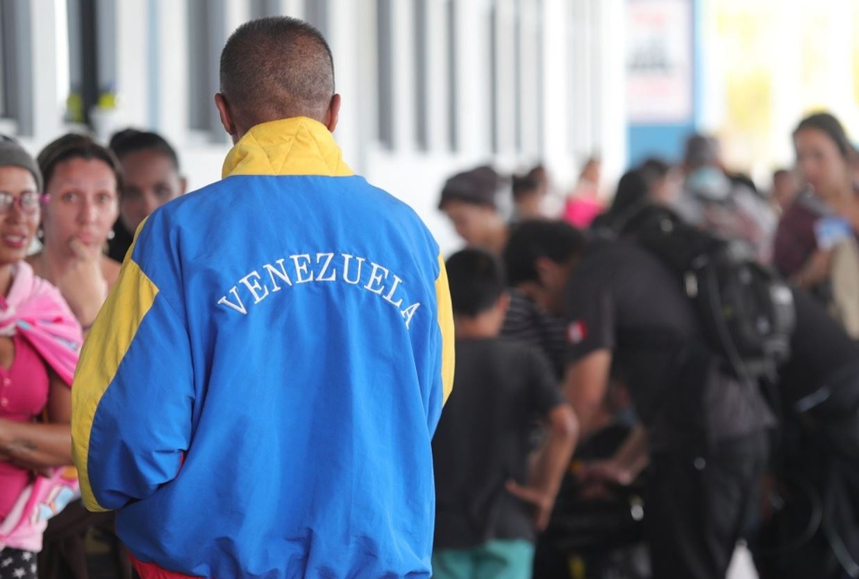 Migrantes venezolanos en Perú serán vacunados contra COVID-19