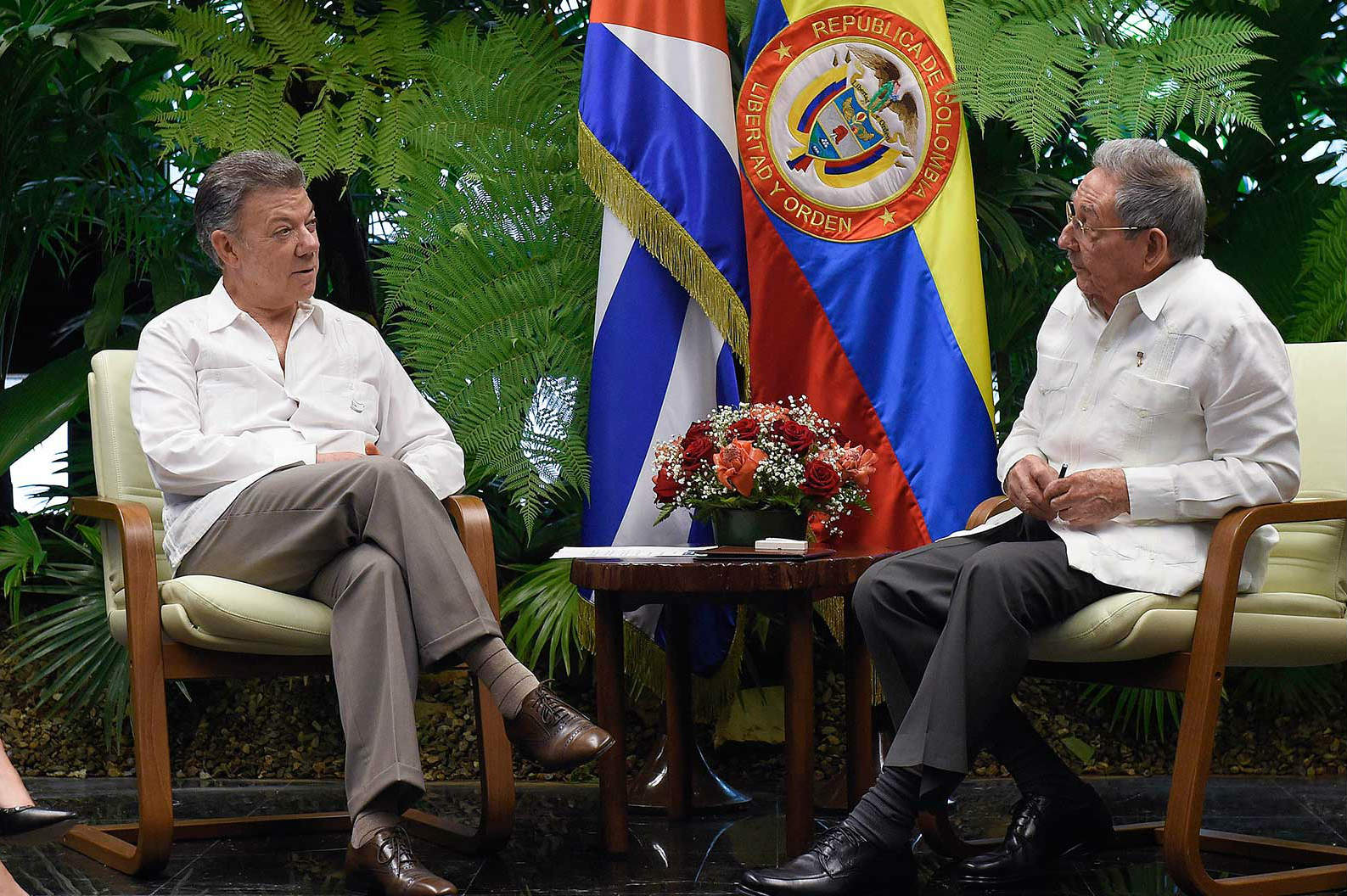 Santos intercede por el régimen que protege a sus camaradas de las FARC y del ELN