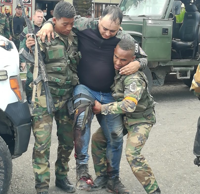 Facciones de las FARC superan a fuerzas chavistas en la frontera con Colombia (+FOTOS y VIDEOS)