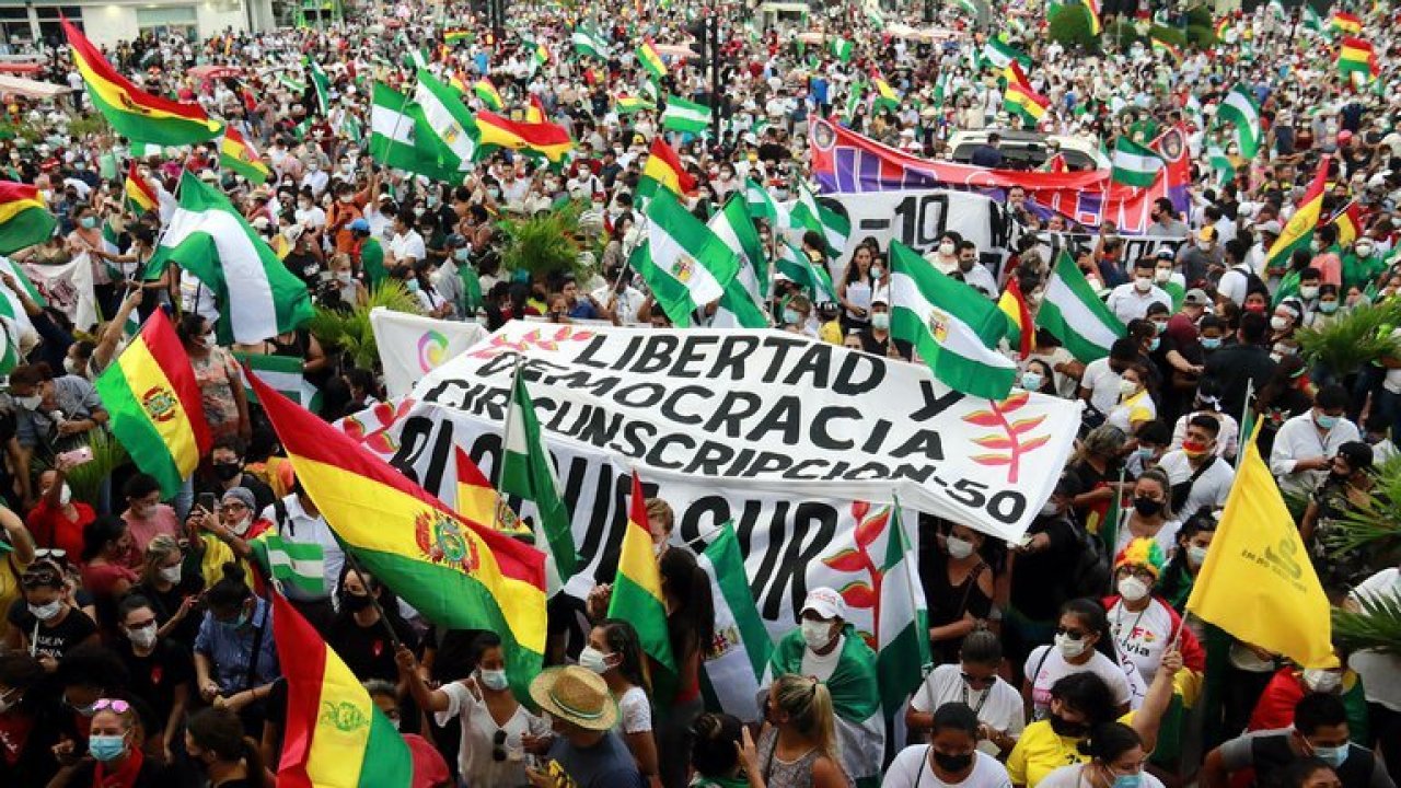 Persecución contra expresidenta de Bolivia enciende al país en protestas