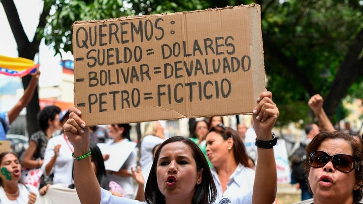 La imposible dolarización de los sueldos en Venezuela