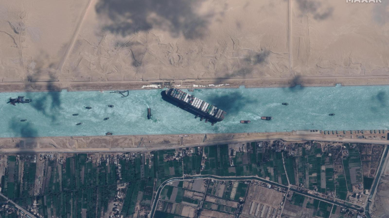 Así fue como China y Rusia se beneficiaron del atasco en el Canal de Suez