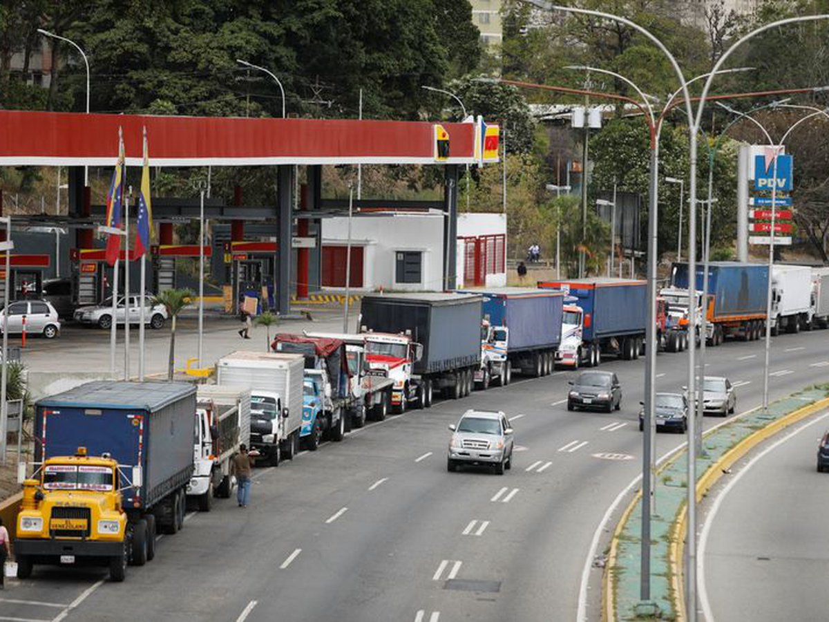 Destrucción de refinerías condenan a una grave escasez de diésel a Venezuela
