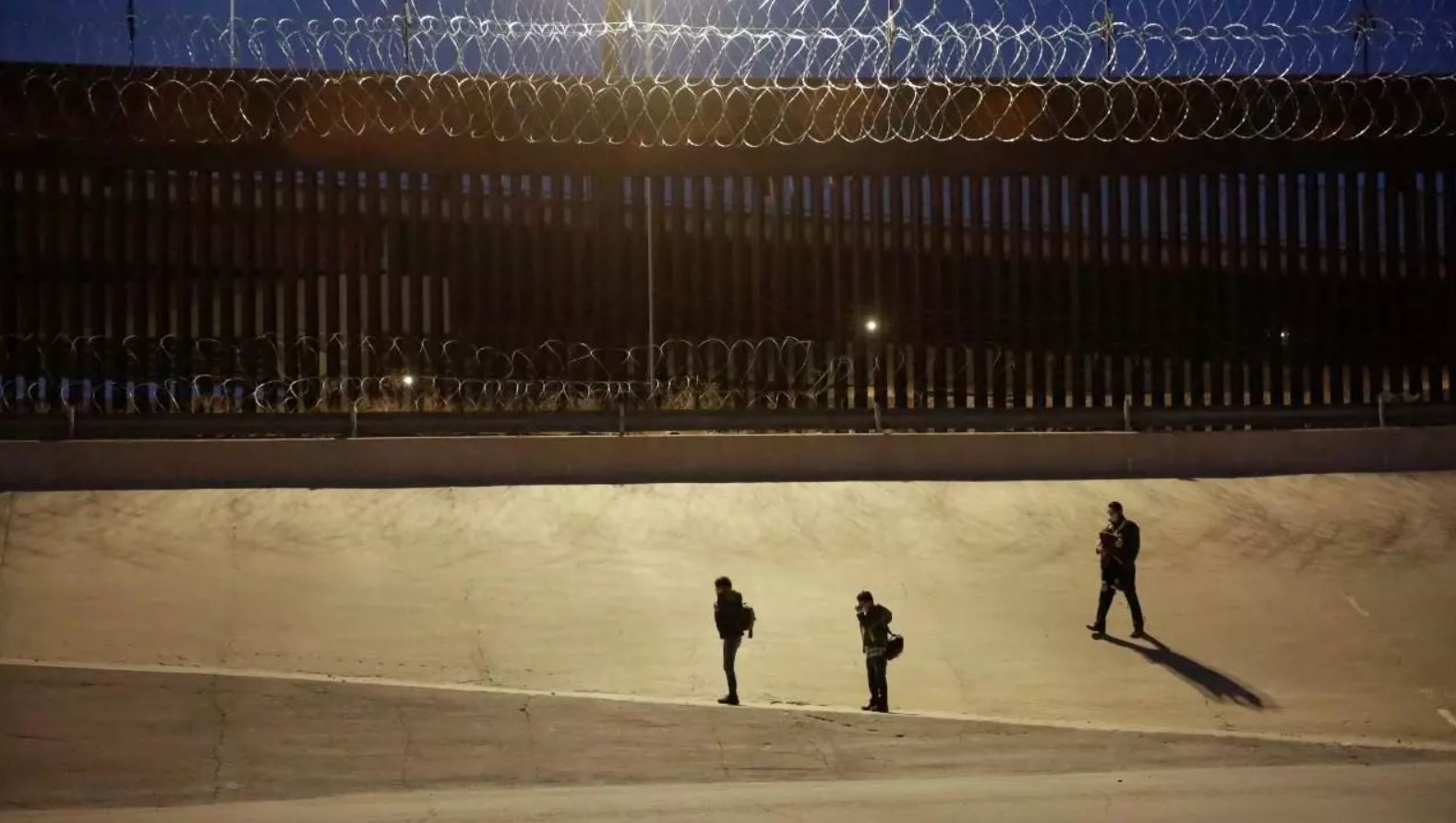 Cientos de migrantes venezolanos entraron ilegalmente a EEUU por la frontera sur esta semana