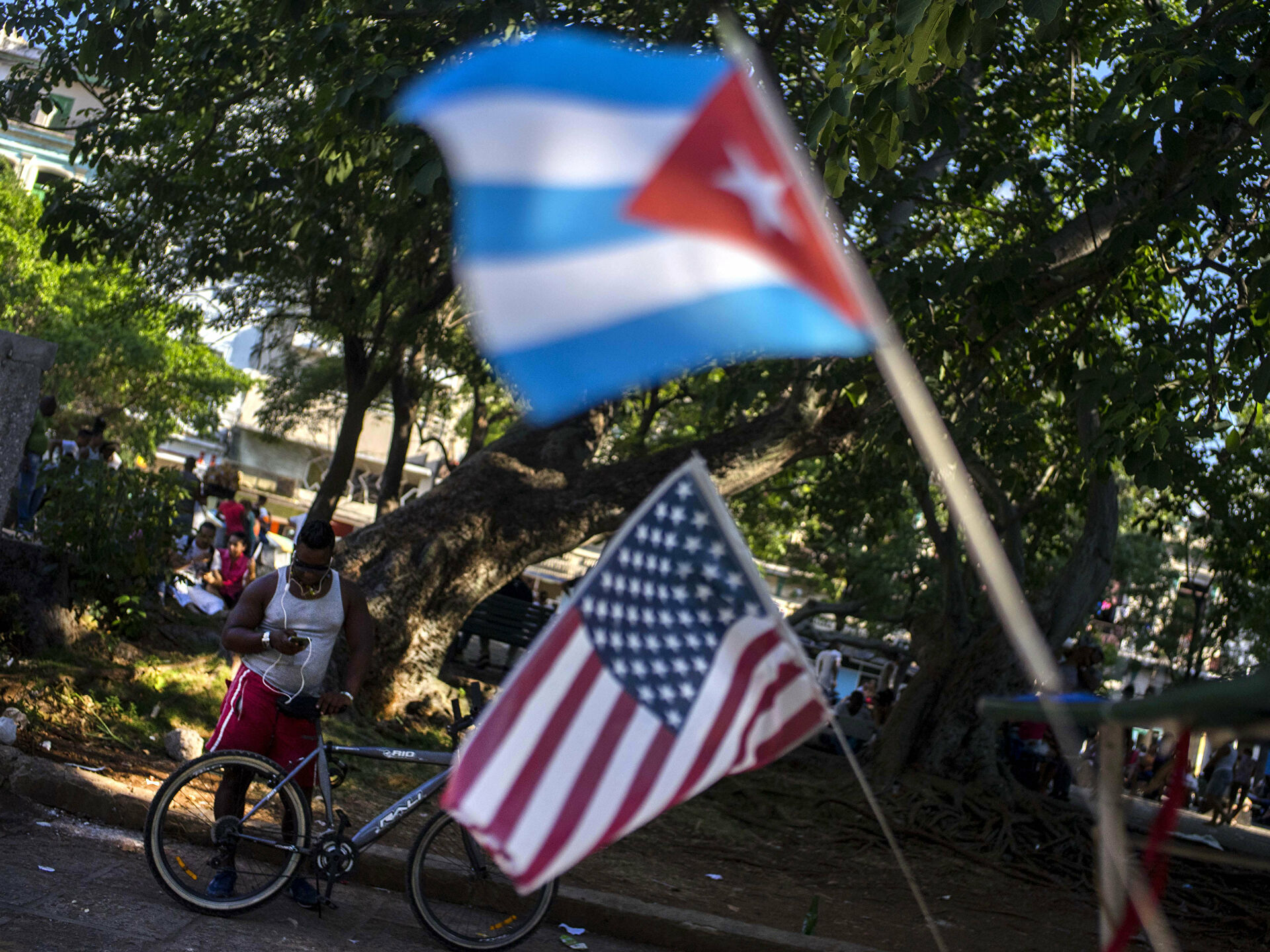 El comunismo castrista quiere atraer inversiones de los cubanos en EEUU