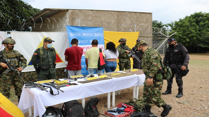 Encuentran fusil del ejército de Maduro en operación contra Clan del Golfo en Cúcuta