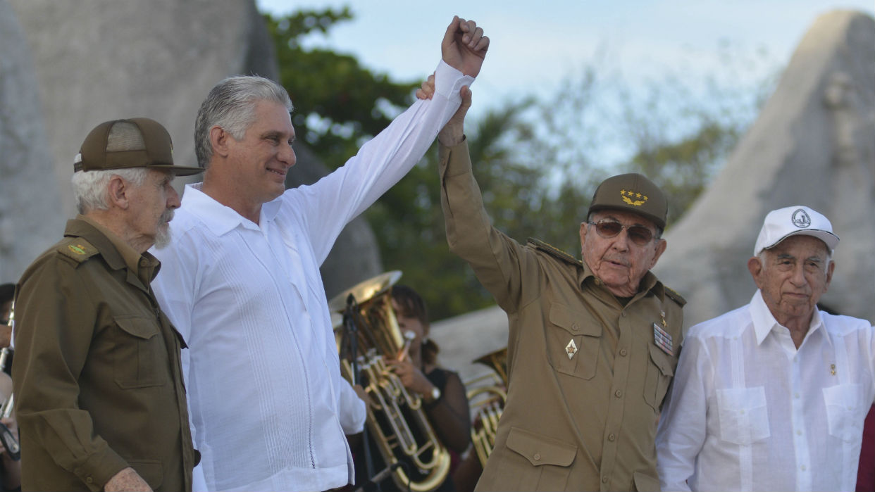 Expertos creen que en Cuba sólo ocurrió un simple «traspaso burocrático»