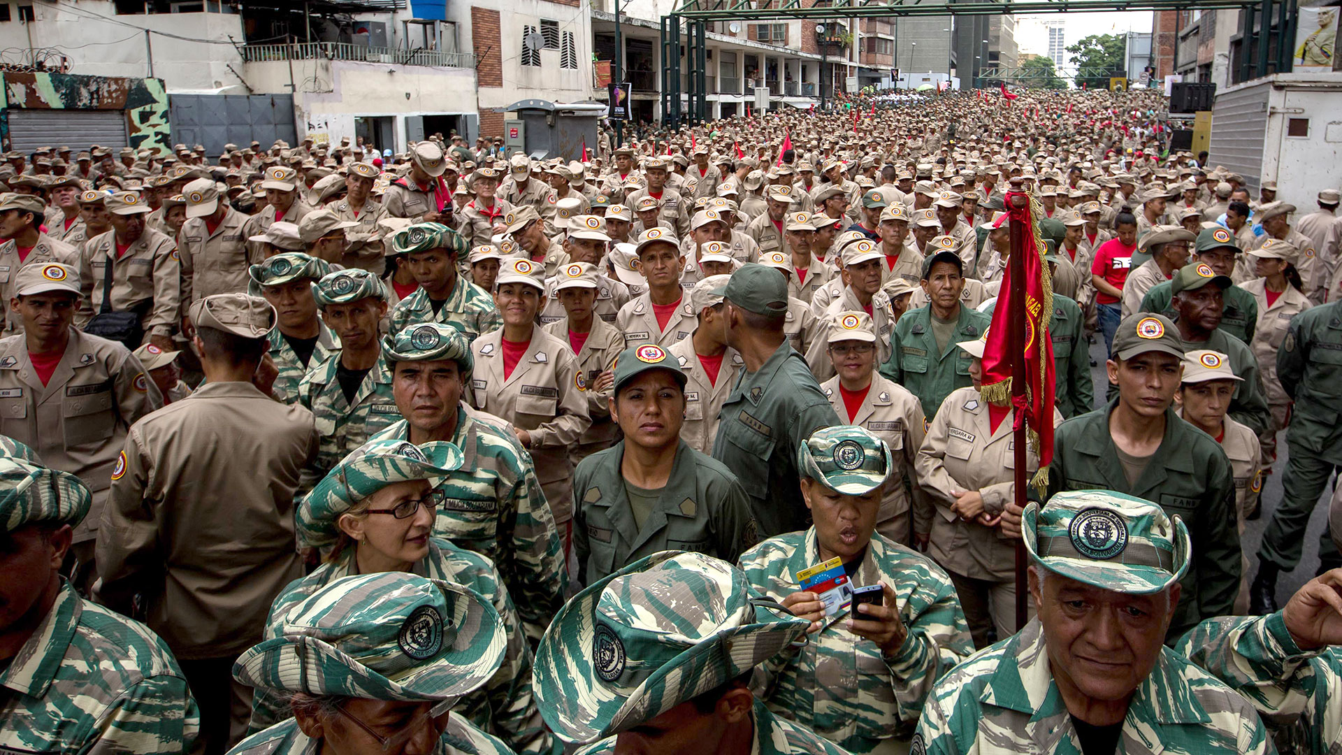 Maduro envía a voluntarios armados a Apure ante negativa del FAES de ir a la zona