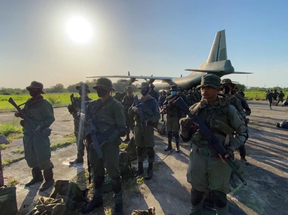 Maduro envía más soldados a “misiones suicidas” en la frontera con Colombia