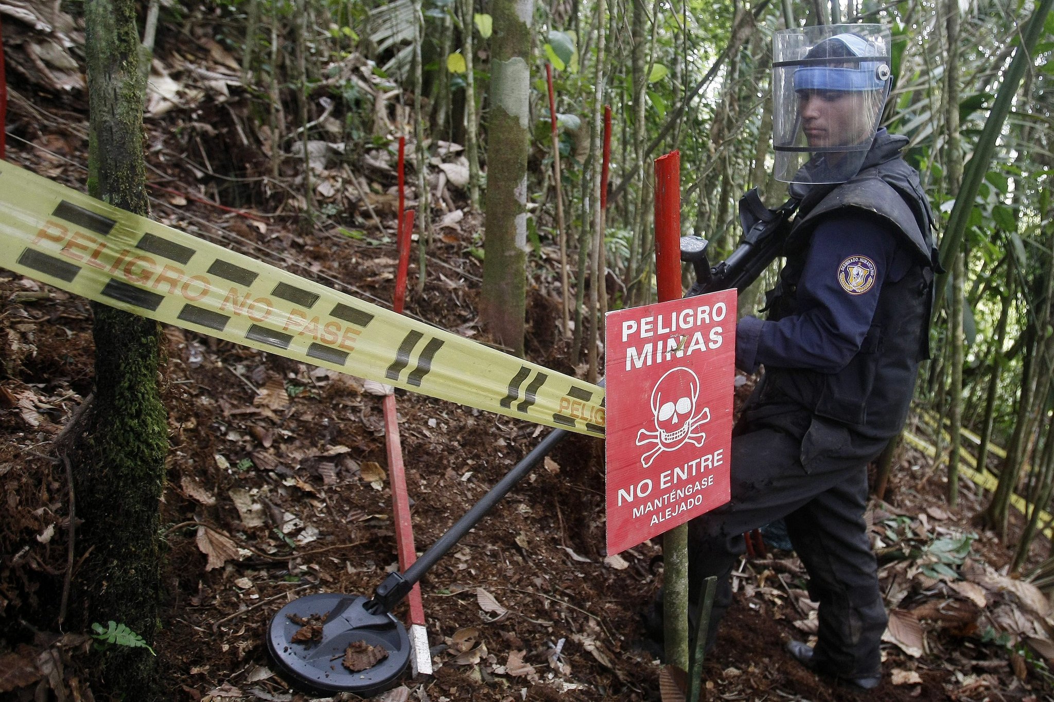 Maduro preocupado por las minas antipersona que su régimen permitió instalar a las FARC en Venezuela