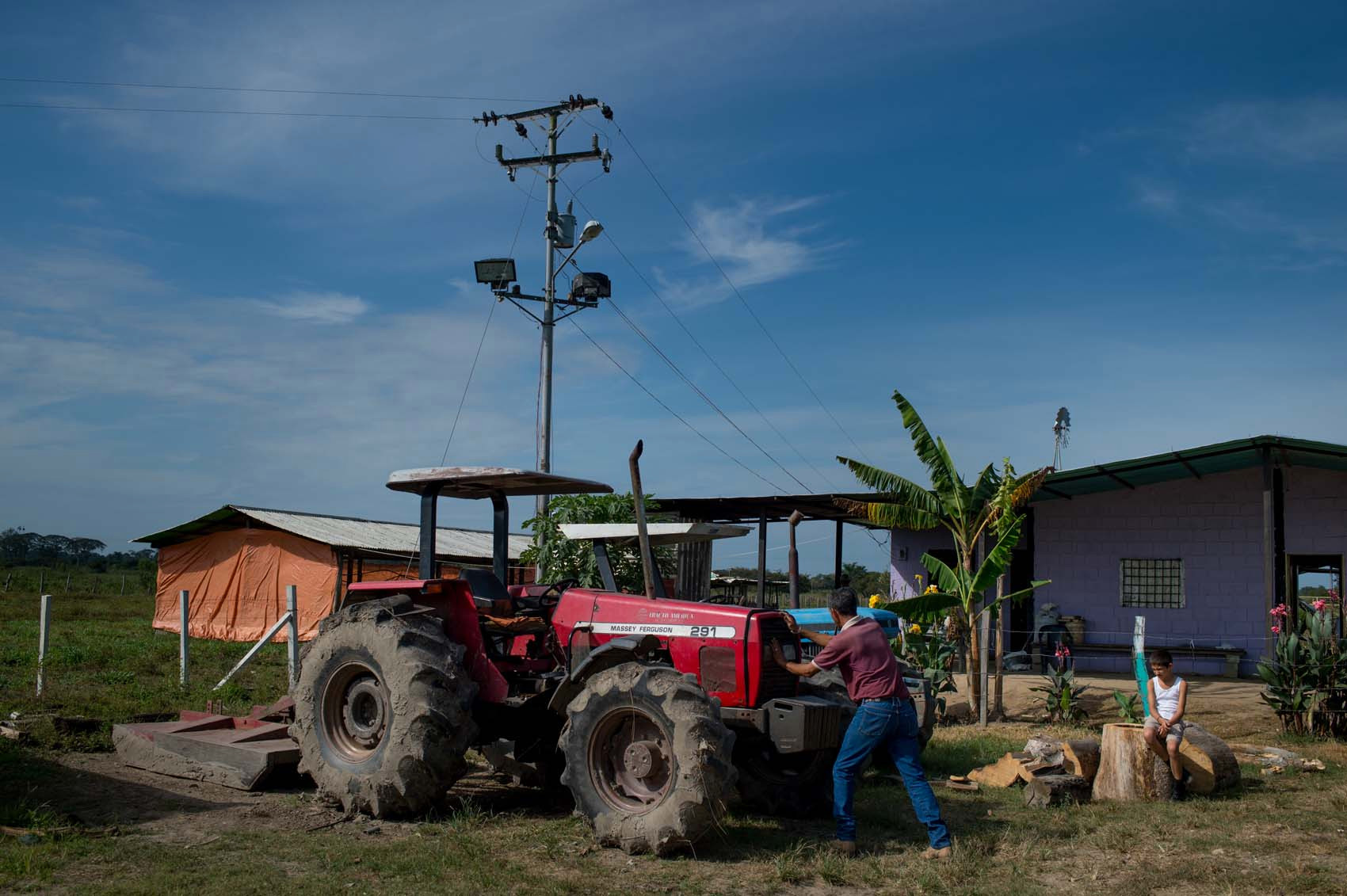 Maduro ordena agotar reservas de diésel intentando reactivar la agricultura en Venezuela