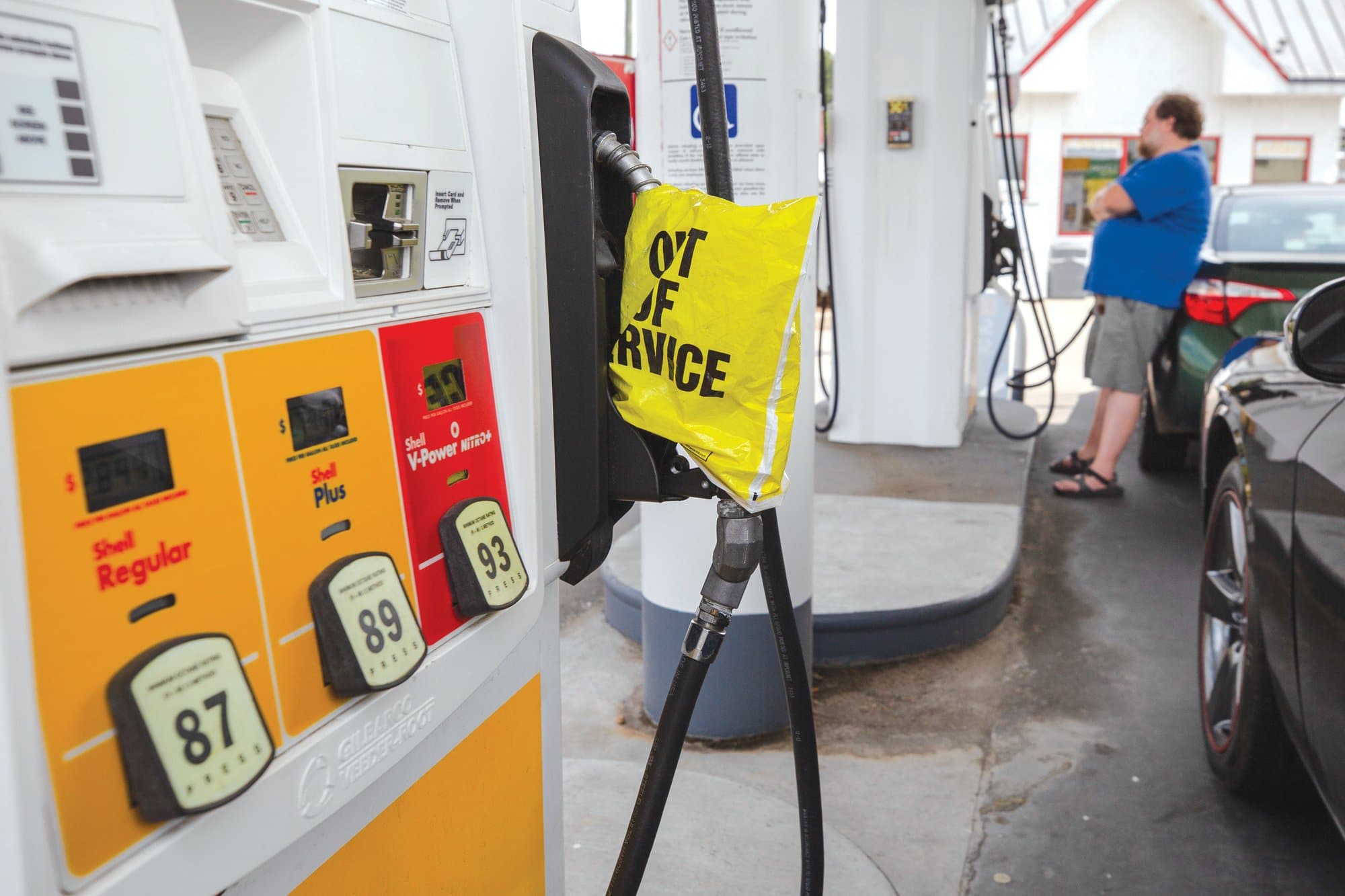 Escasez de gasolina en EEUU persiste a pesar de que oleoductos reiniciaron sus operaciones