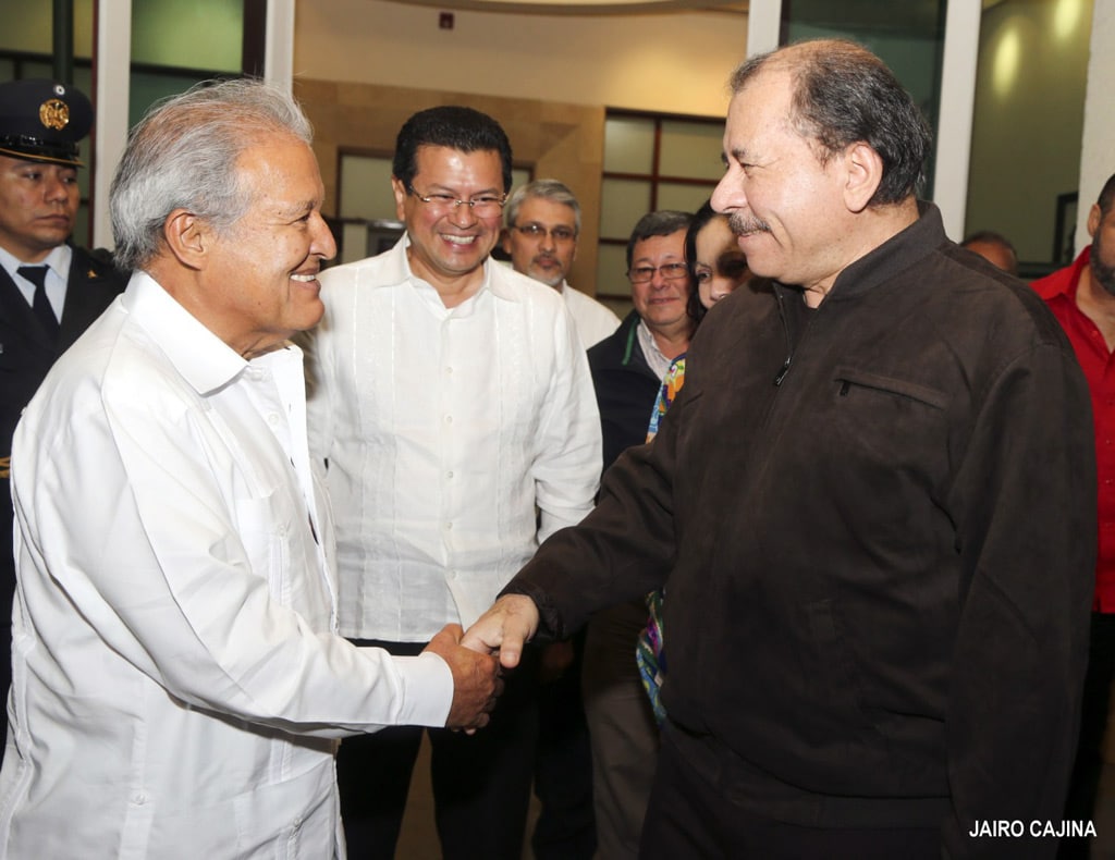 Otro expresidente salvadoreño acusado de corrupción recibe protección de Daniel Ortega