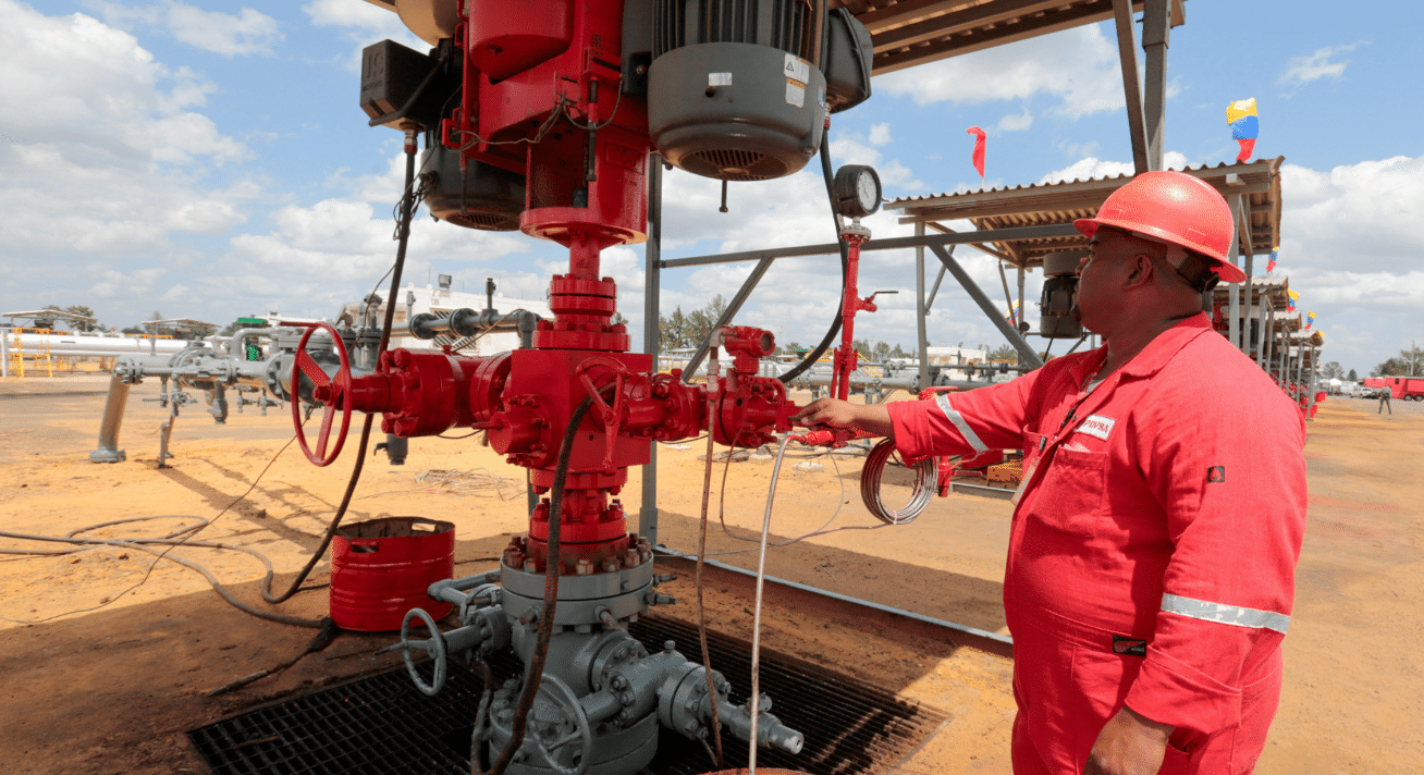 Producción de PDVSA se desploma mientras la empresa intenta refinar más gasolina