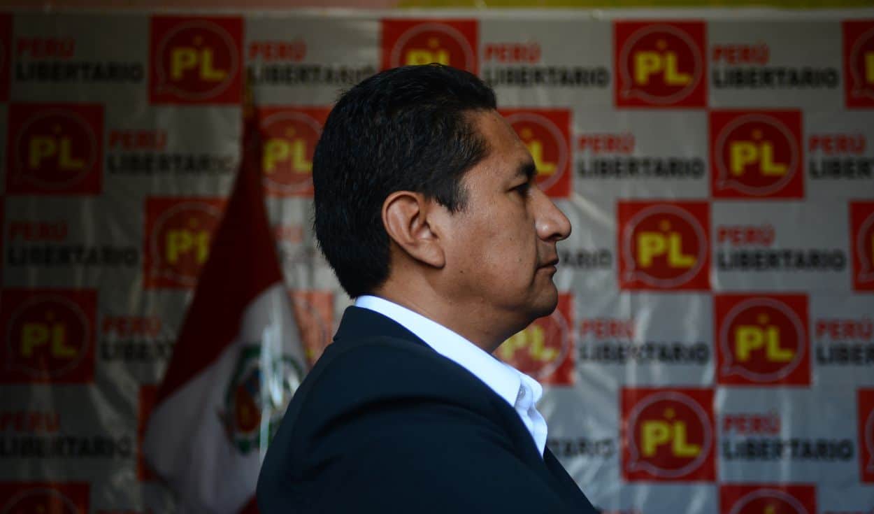 Los peligros del fundador del nuevo partido gobernante en Perú