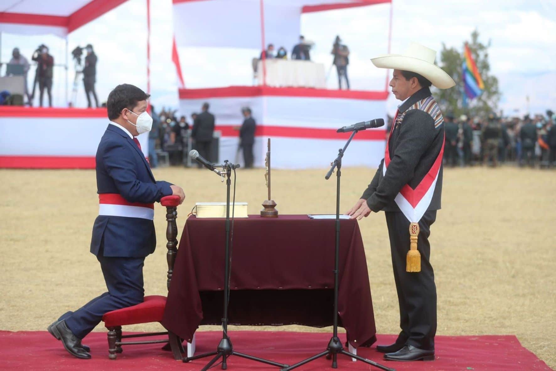 Castillo confirma a un izquierdista radical como nuevo Primer Ministro de Perú