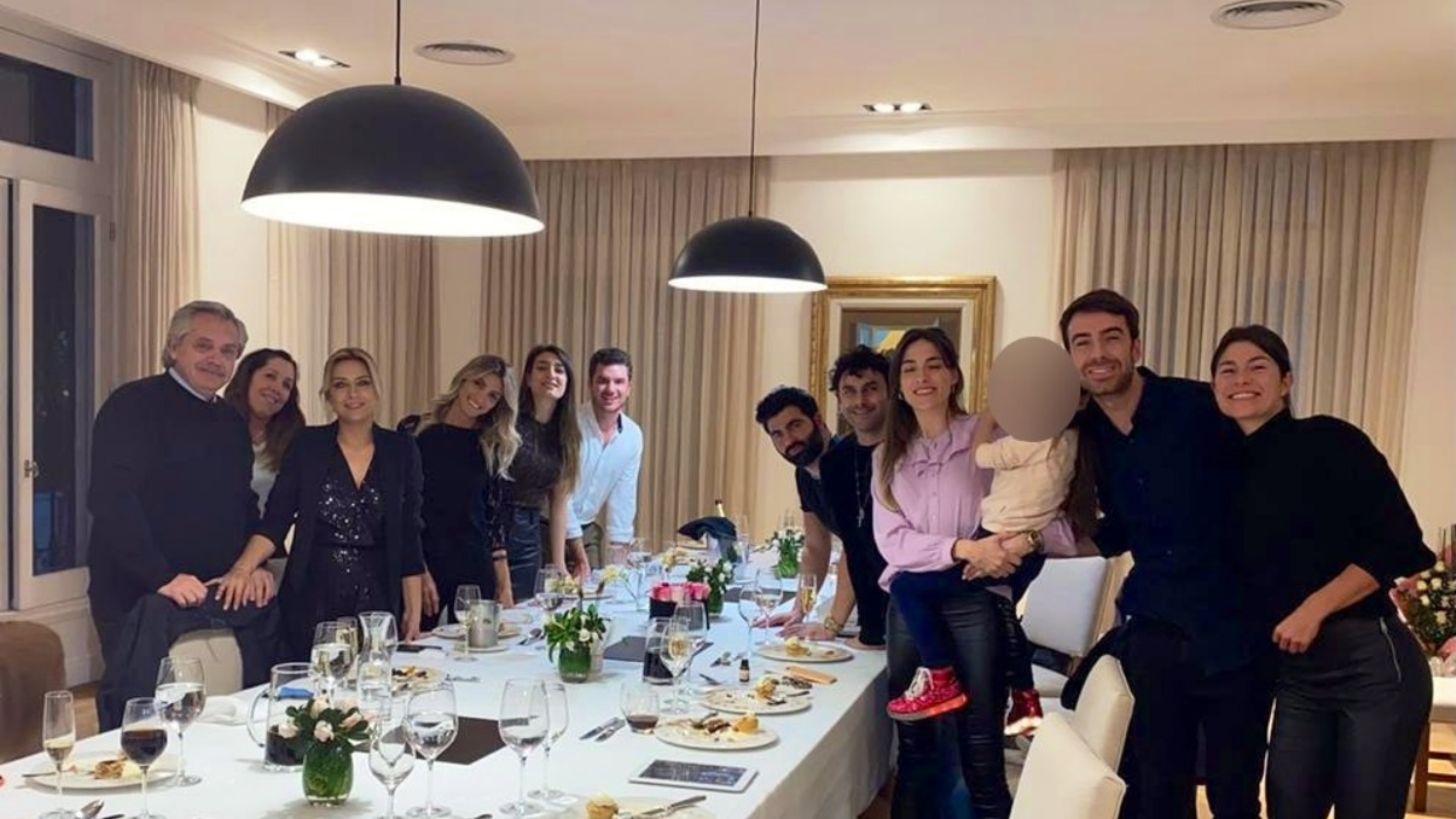 Así se filtró la foto de la fiesta de cumpleaños de la esposa de Alberto Fernández en plena cuarentena