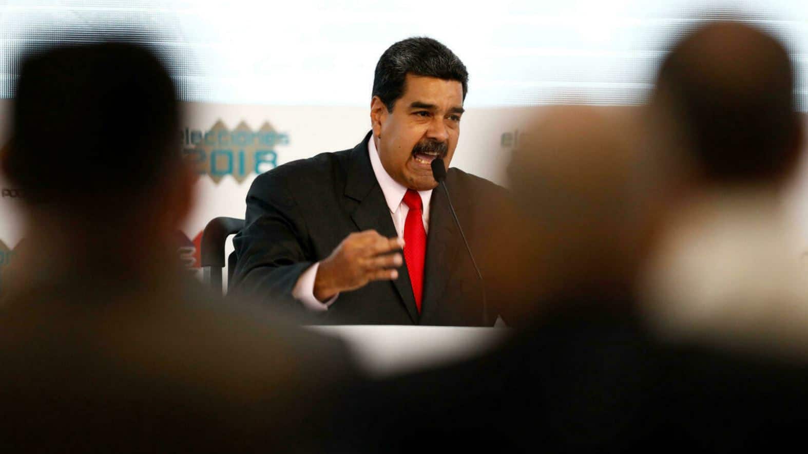 Maduro mete en un callejón sin salida la negociación de México