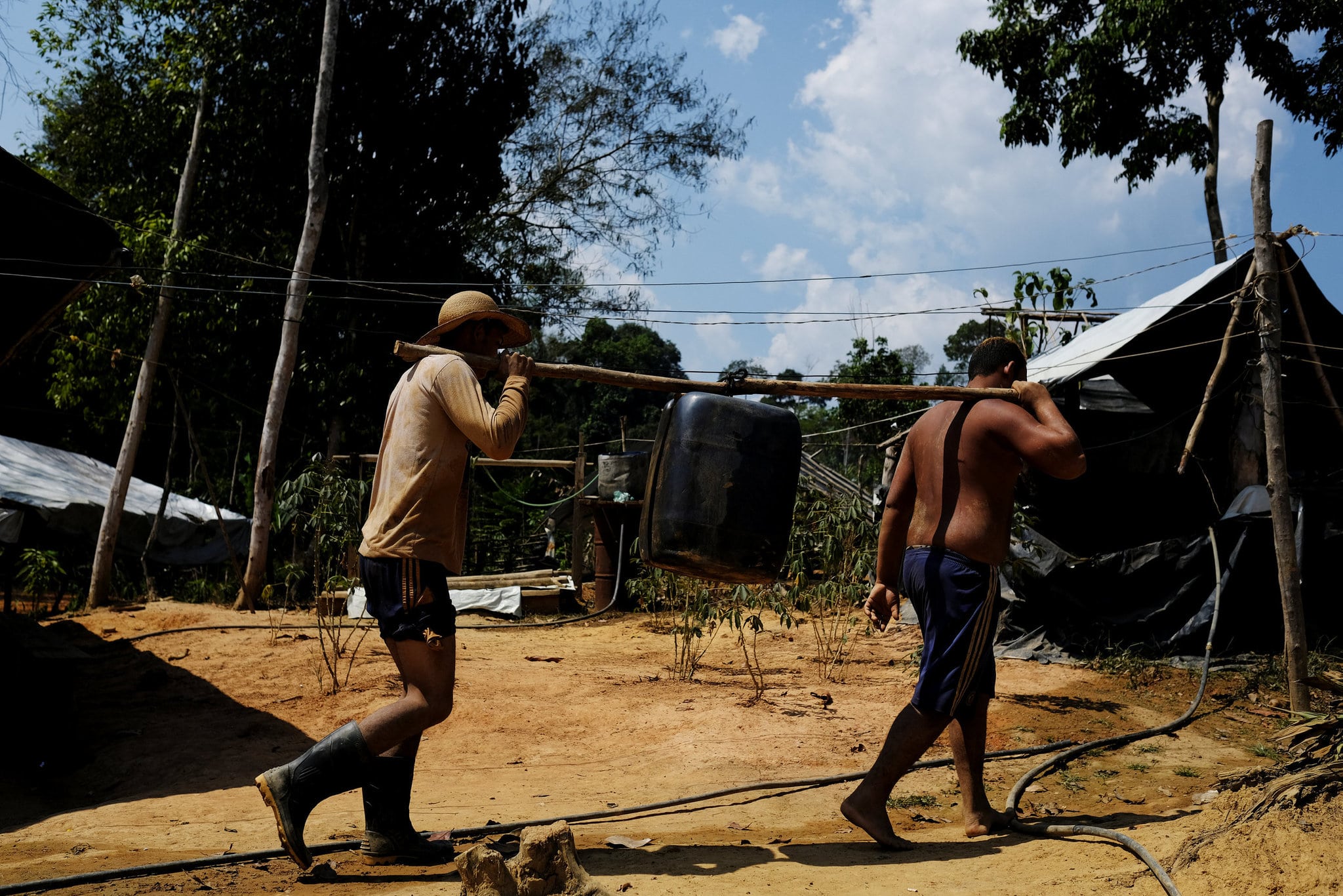 Mineros brasileros invaden territorios indígenas en Venezuela