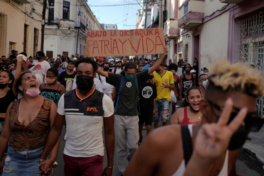 Castrismo no logra contener cientos de protestas en Cuba