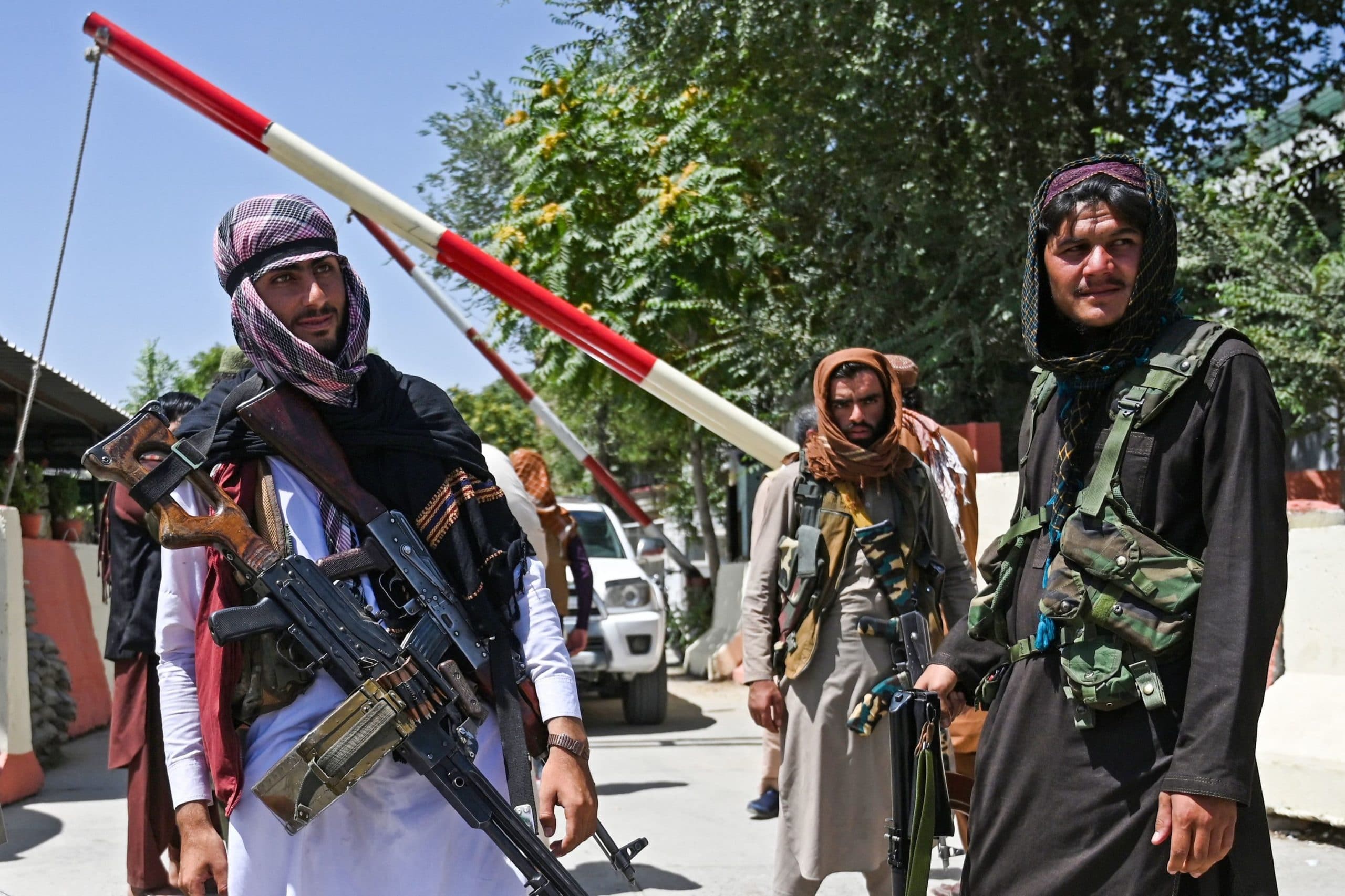 Después de su retirada de Afganistán, EEUU no descarta ayudar a los talibanes