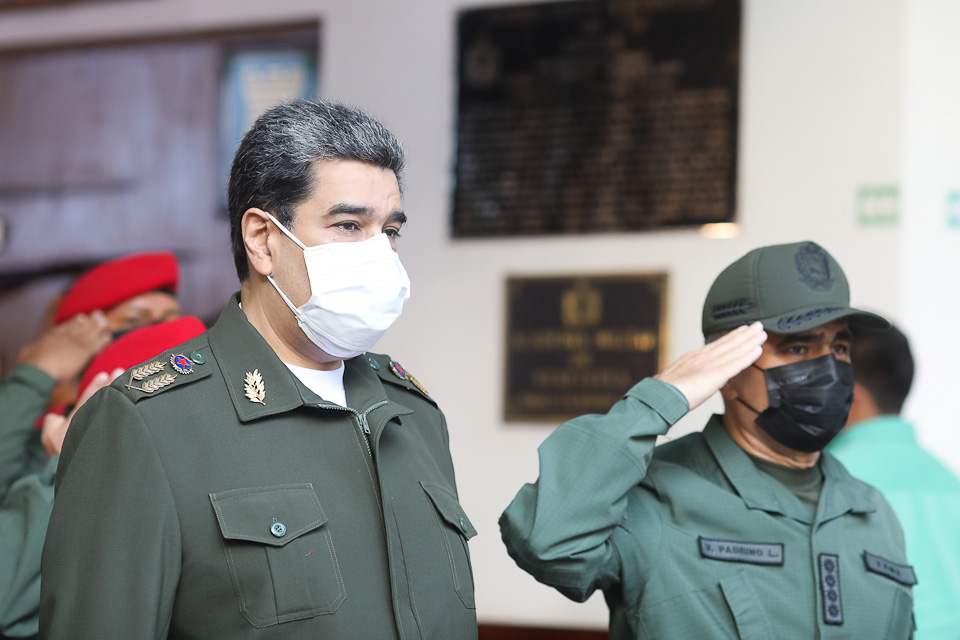 Maduro se adelanta para eliminar al general Baduel de la falsa épica chavista