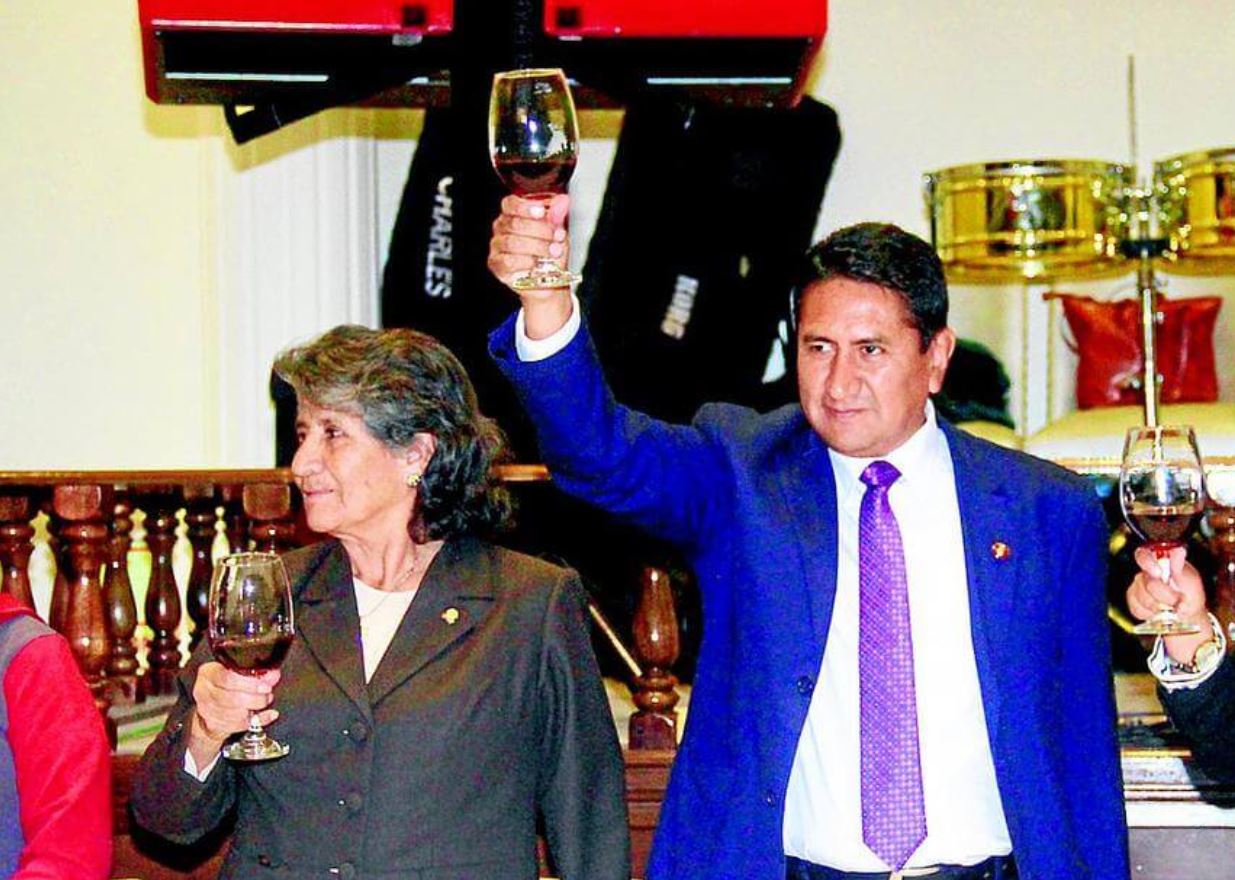 Por lavado de dinero investigan a la madre del máximo líder del chavismo peruano