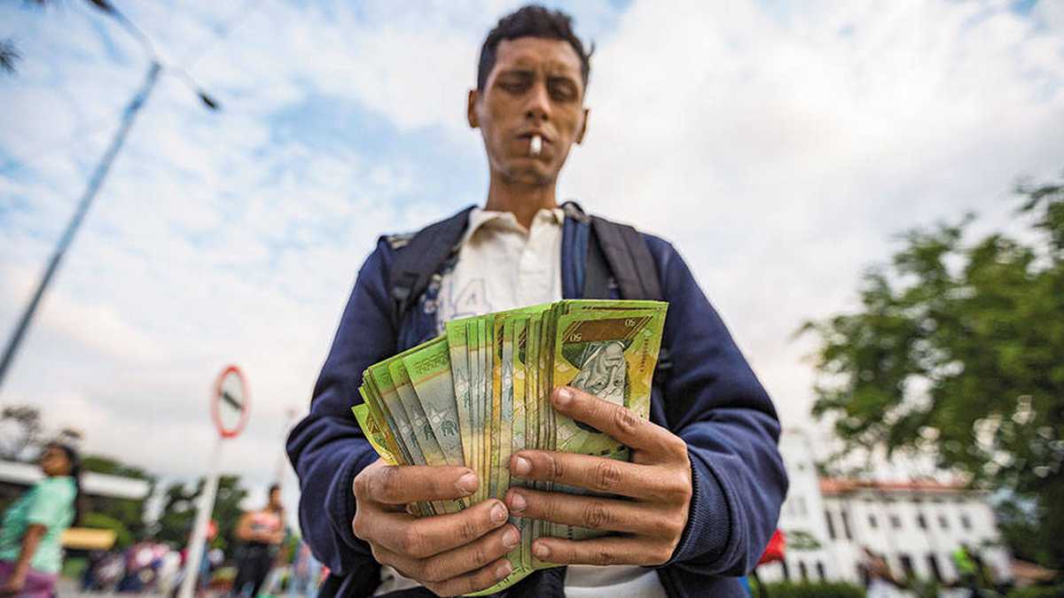INFORME: Remesas en Venezuela superan en ingresos a la industria petrolera chavista
