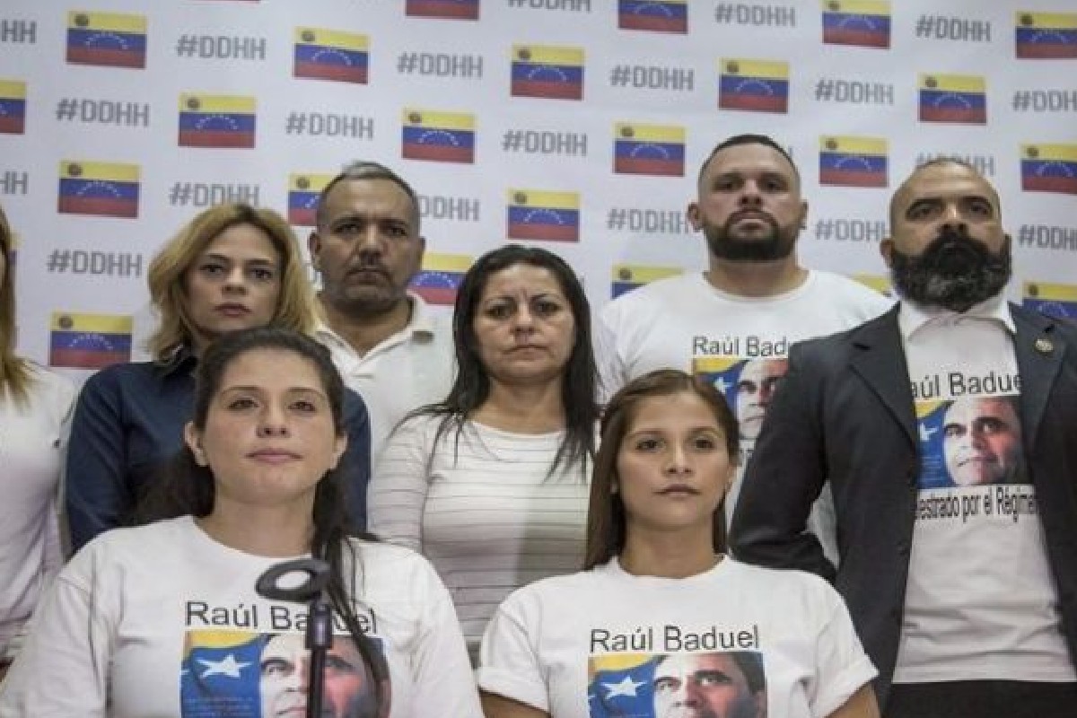 Fiscalía chavista quiere encarcelar a la hija del fallecido Raúl Baduel