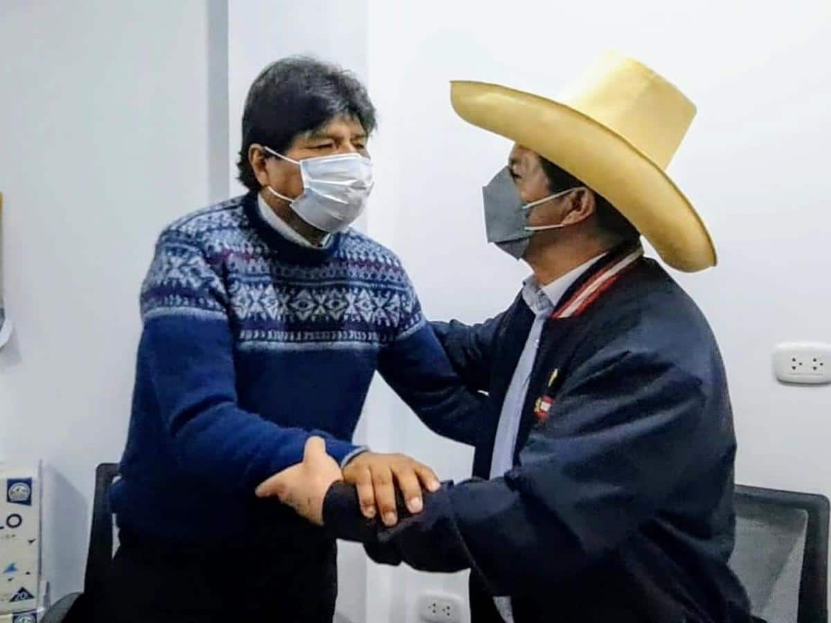 Congreso peruano declara la guerra a Evo Morales