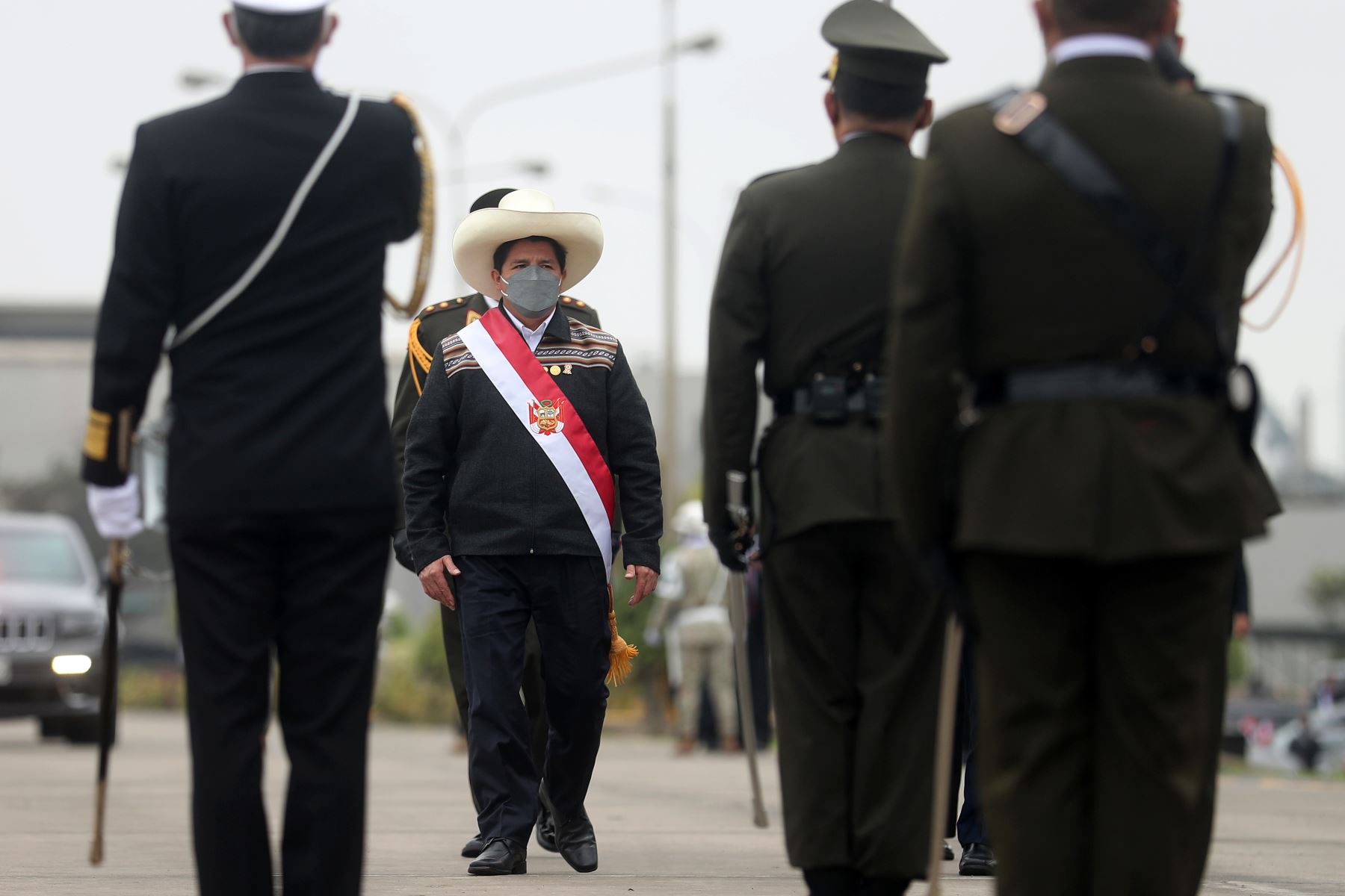 Gobierno de Perú en crisis por escándalo militar que involucra directamente al presidente Castillo