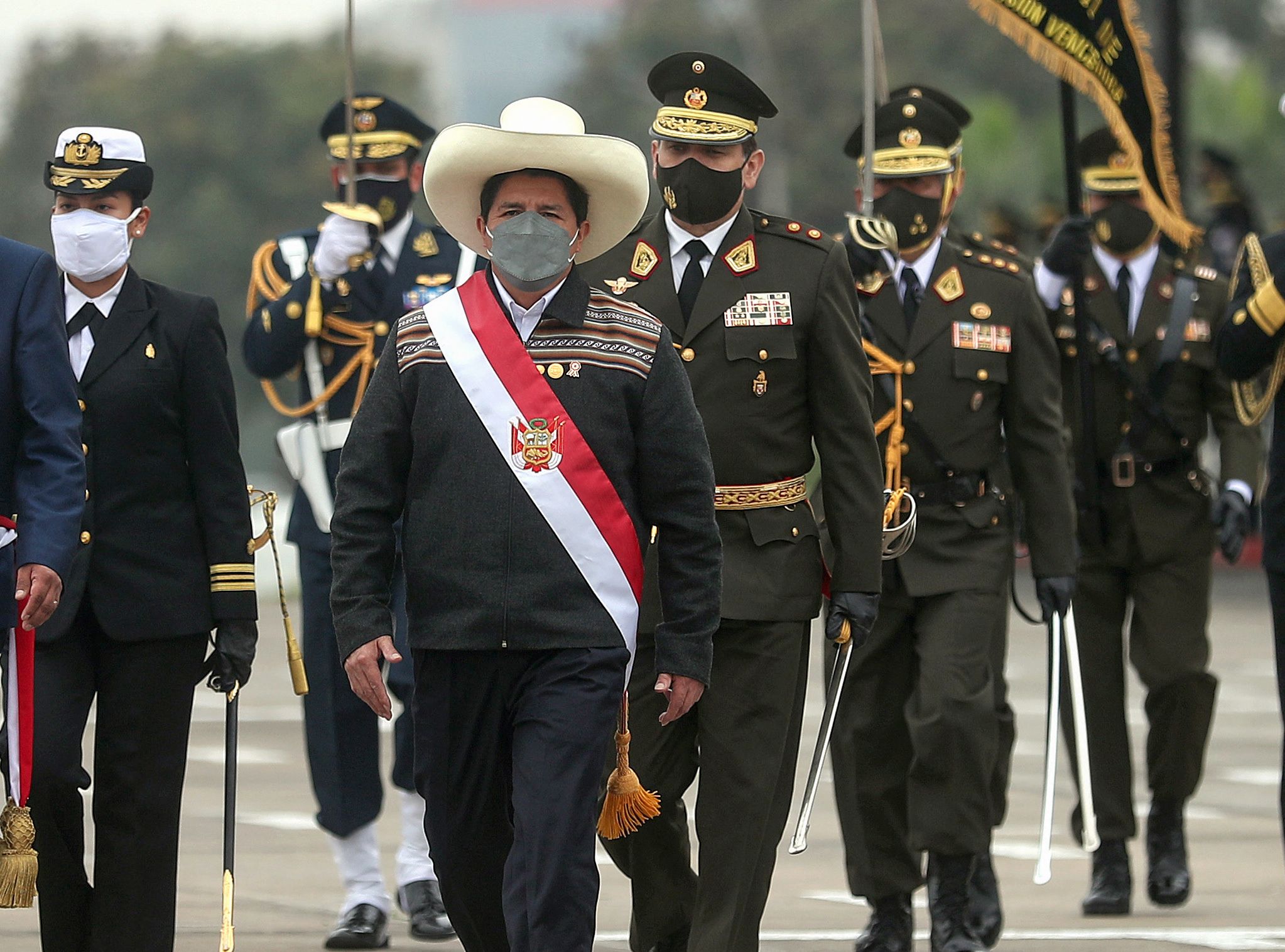 Pedro Castillo esquiva acusaciones en interrogatorio sobre los ascensos militares