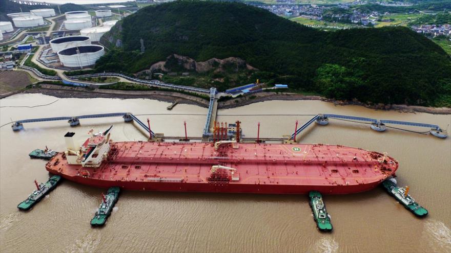 El mega negocio de China con el petróleo sancionado de Venezuela e Irán