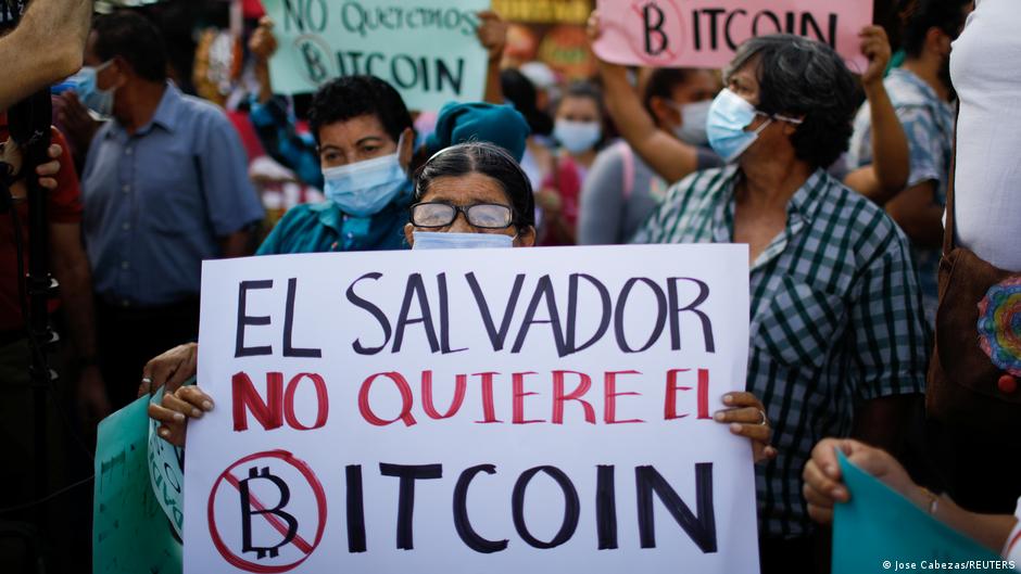 Salvadoreños tienen muy poca confianza en el Bitcoin