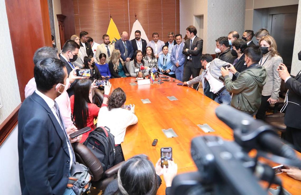 El correísmo intenta tomar la Asamblea Nacional de Ecuador