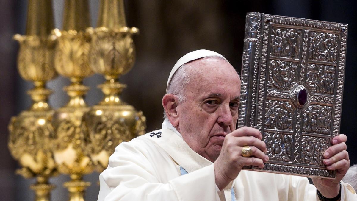 Reunión de Petro y el papa Francisco genera problemas internos en el Vaticano