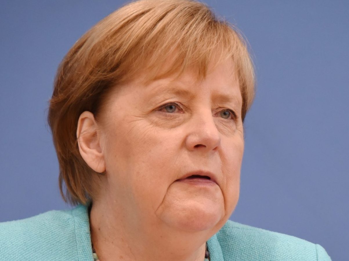 Merkel sería la culpable del poder que tiene Putin sobre Europa