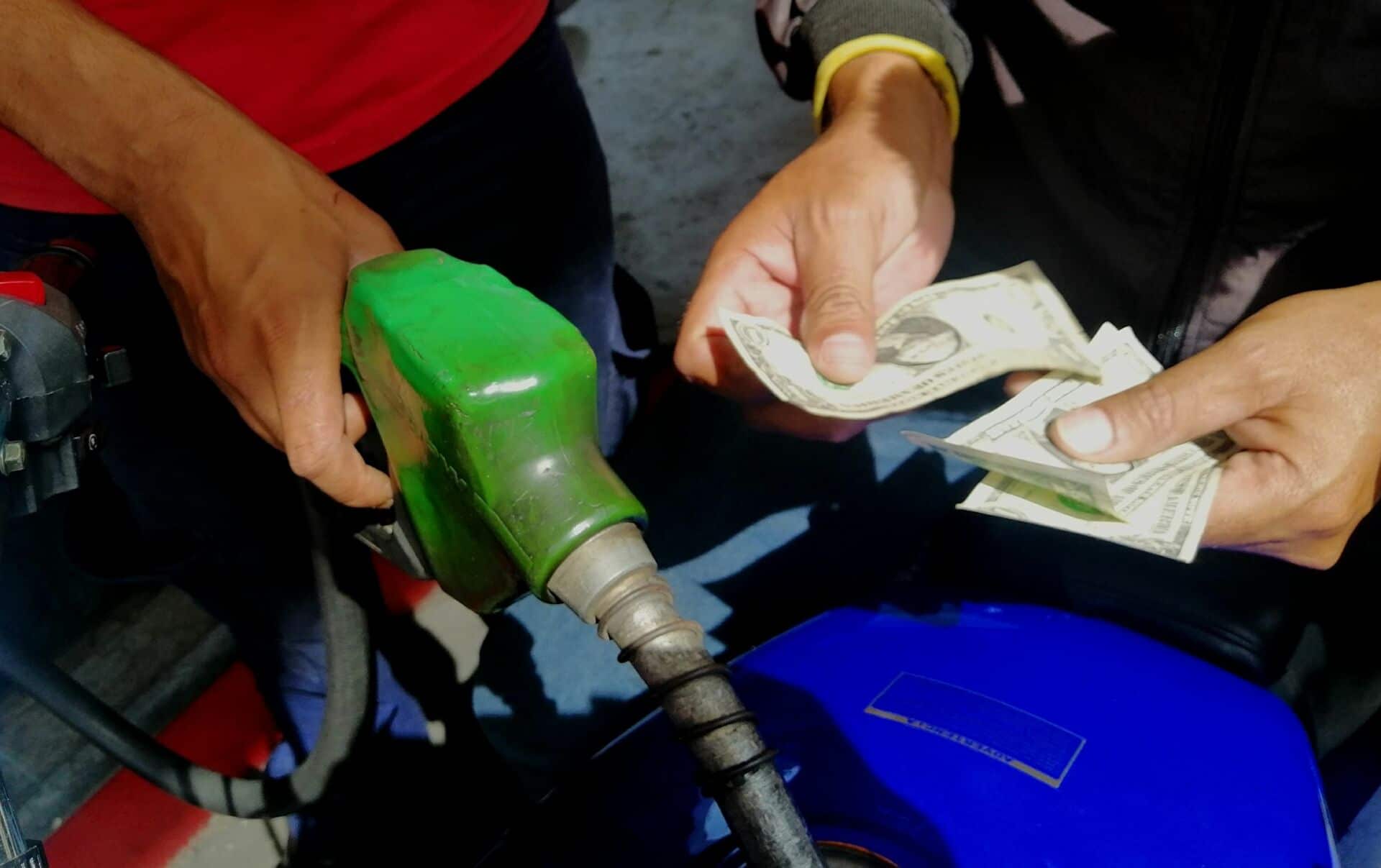 Advierten sobre el fin de la gasolina subsidiada en Venezuela