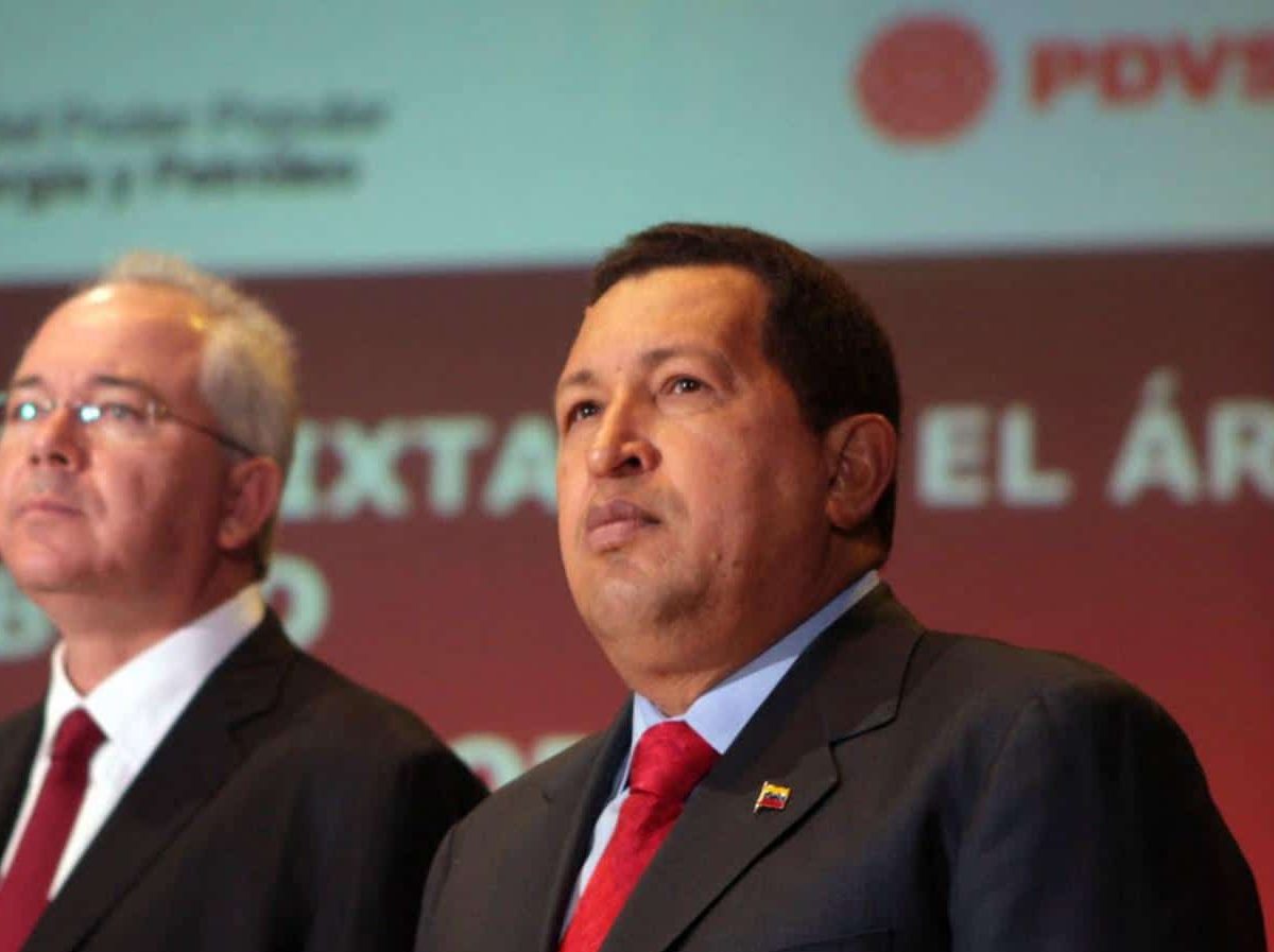 Exviceministro petrolero venezolano explica cómo hizo Chávez para arruinar a PDVSA