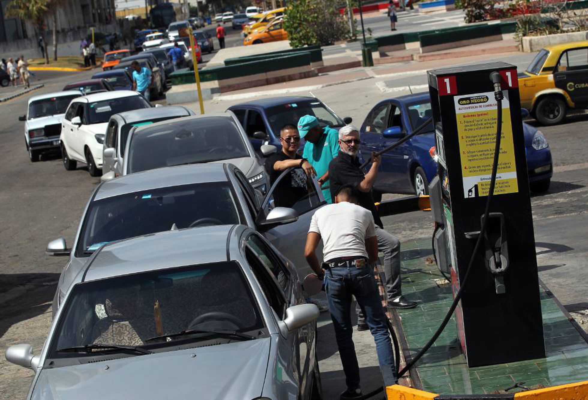 Cuba con nueva escasez de combustible por reducción de envíos desde Caracas