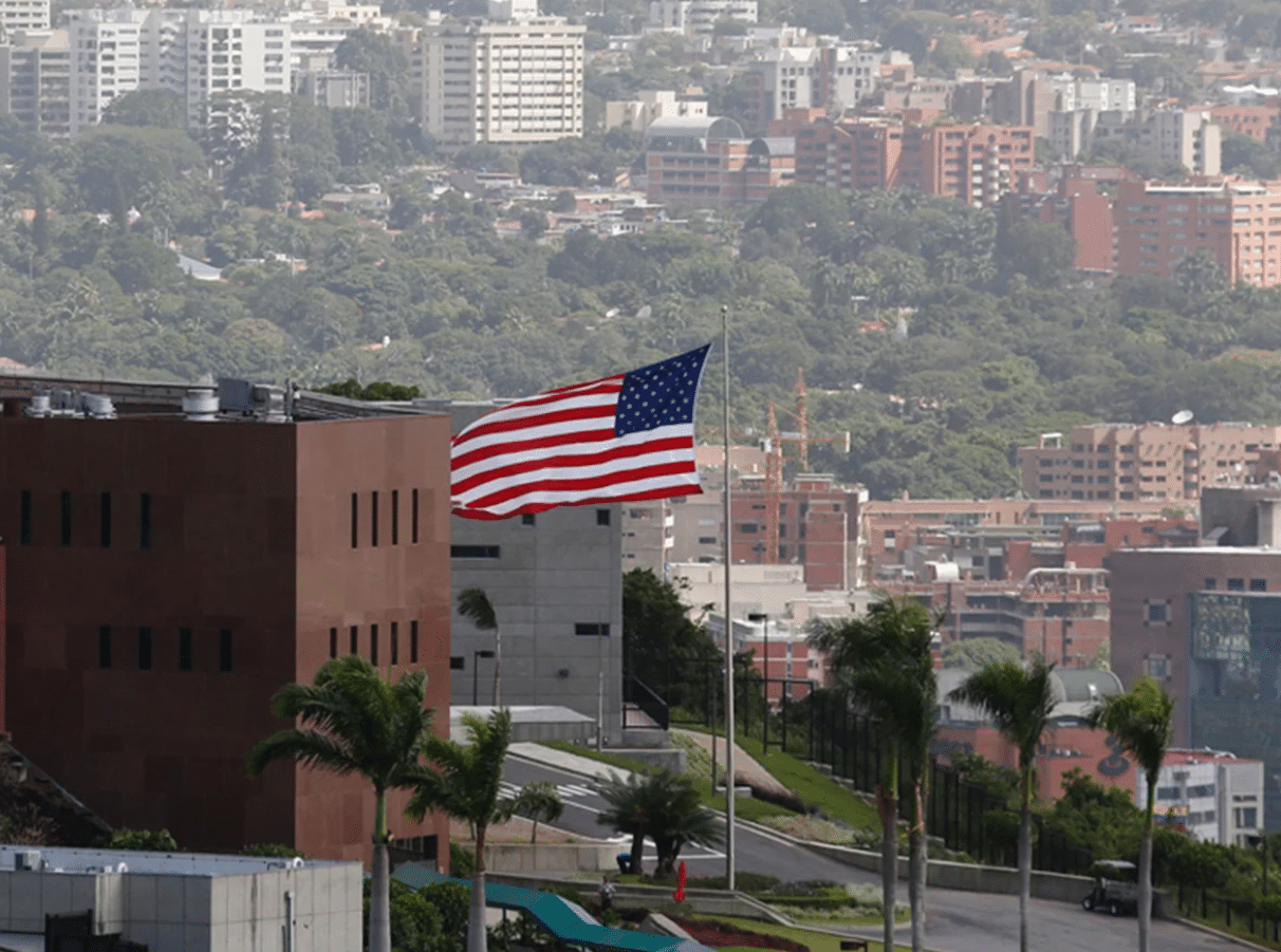 Conversaciones en México son la clave para que EEUU reabra embajada en Venezuela