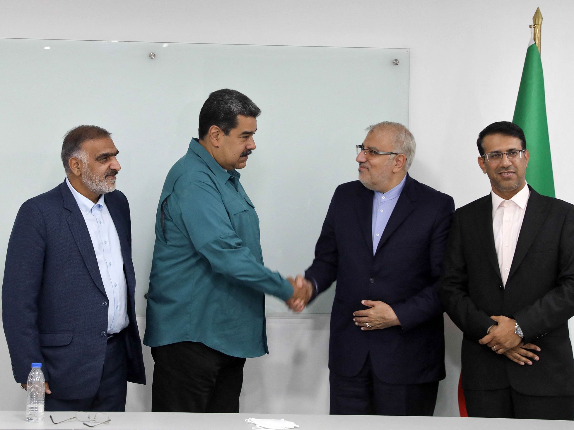 El mega contrato que firmó el ministro de petróleo de Irán en Venezuela