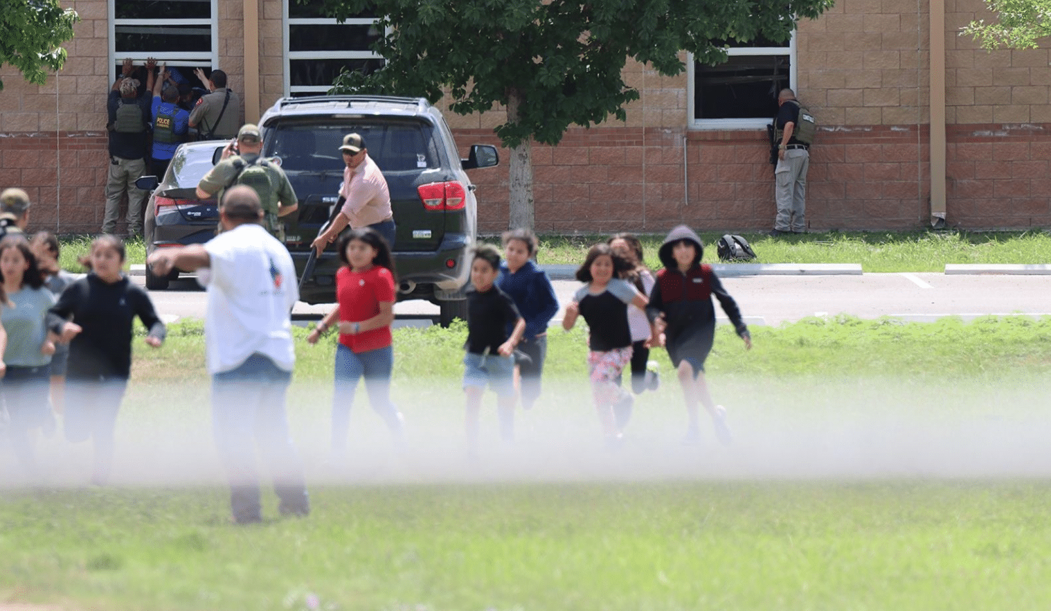 Los tiroteos escolares están aumentando la ansiedad y el pánico en los niños estadounidenses