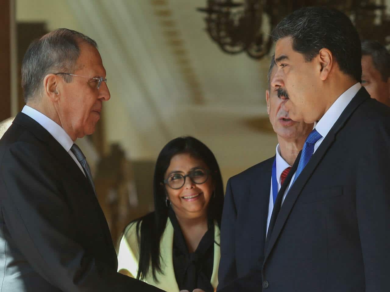 Maduro exige presencia rusa en un nuevo intento por empantanar los diálogos con la oposición en México